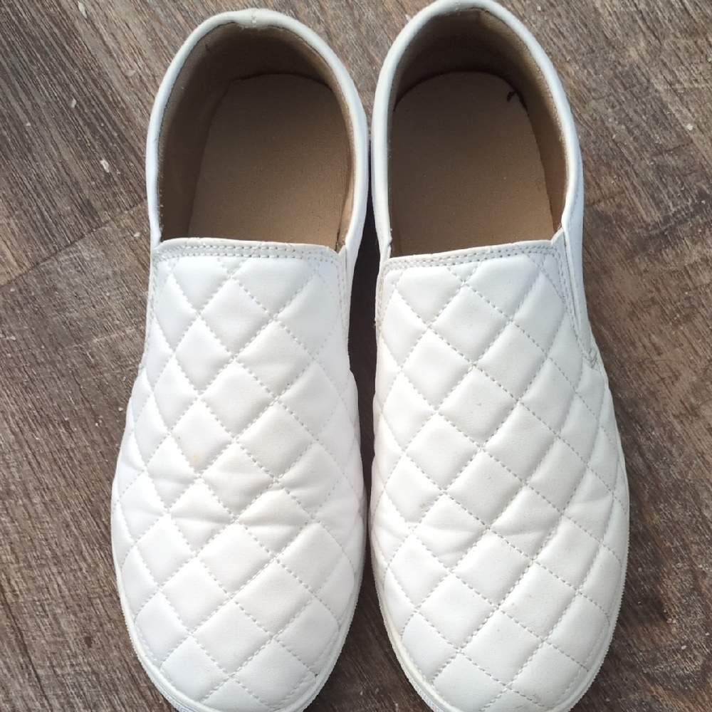 STQ Slip On Shoes for Women Fashion Sneakers Elees Quilted 2.0 Comfort Bu